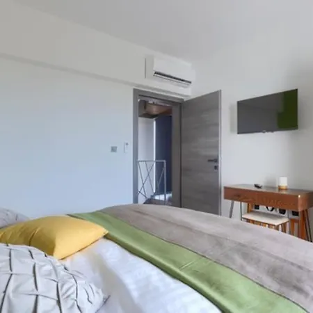 Adria Paradisio Vila